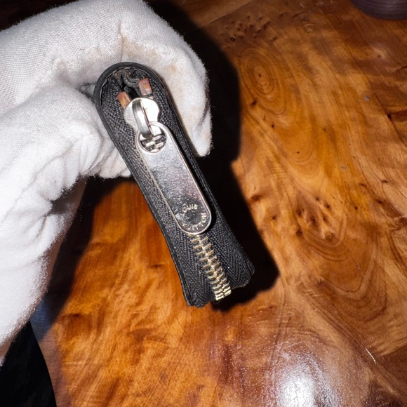 Louis Vuitton
2013 Damier Graphite Pattern Zippy Compact Wallet - Picture 4 of 14